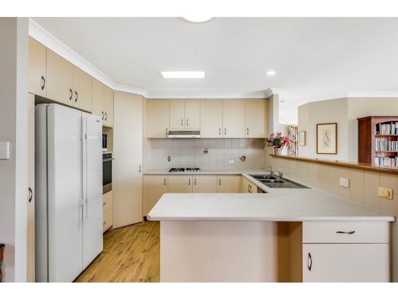 18 Catalina Drive, Wilsonton QLD 4350