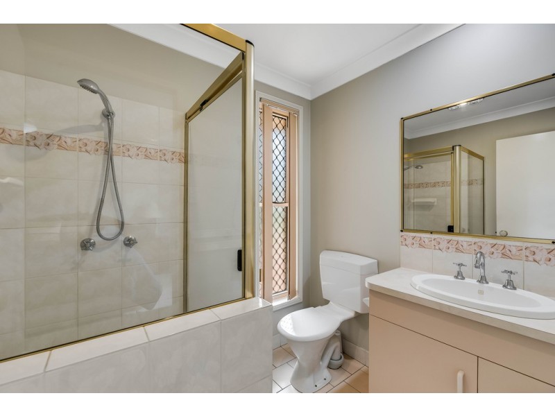 18 Catalina Drive, Wilsonton QLD 4350