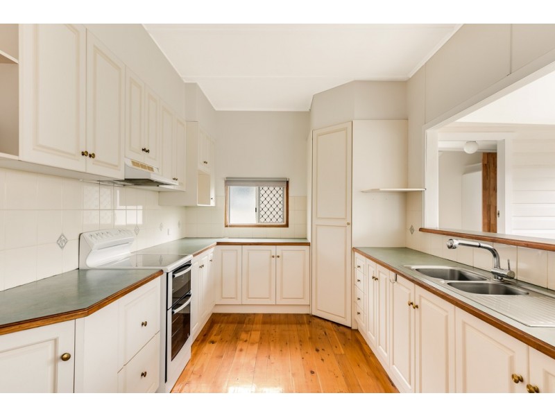 35 Buckland Street, Harristown QLD 4350