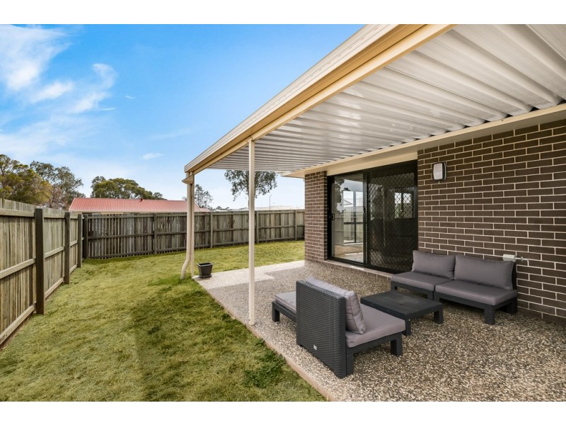 Unit 2/1 Fairfax Street, Cambooya QLD 4358