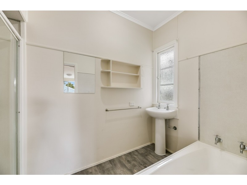 3 Monash Street, Newtown QLD 4350