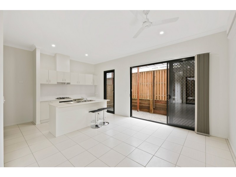 Units 1 and 2/6 Monash Lane, Newtown QLD 4350
