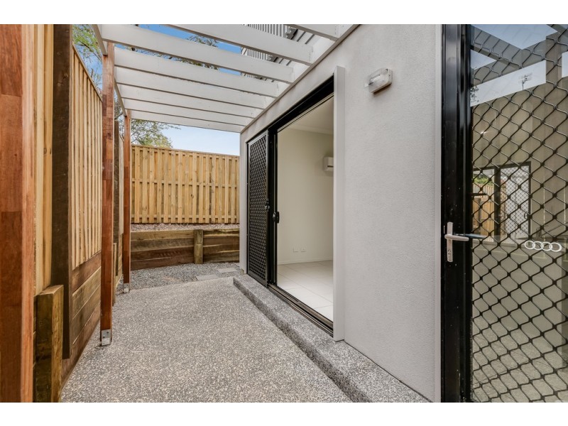 Units 1 and 2/6 Monash Lane, Newtown QLD 4350
