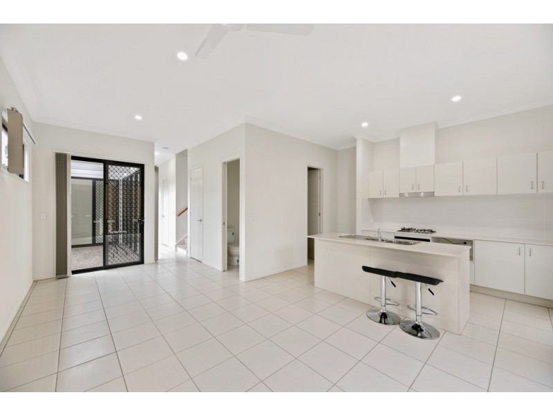 Units 1 and 2/6 Monash Lane, Newtown QLD 4350