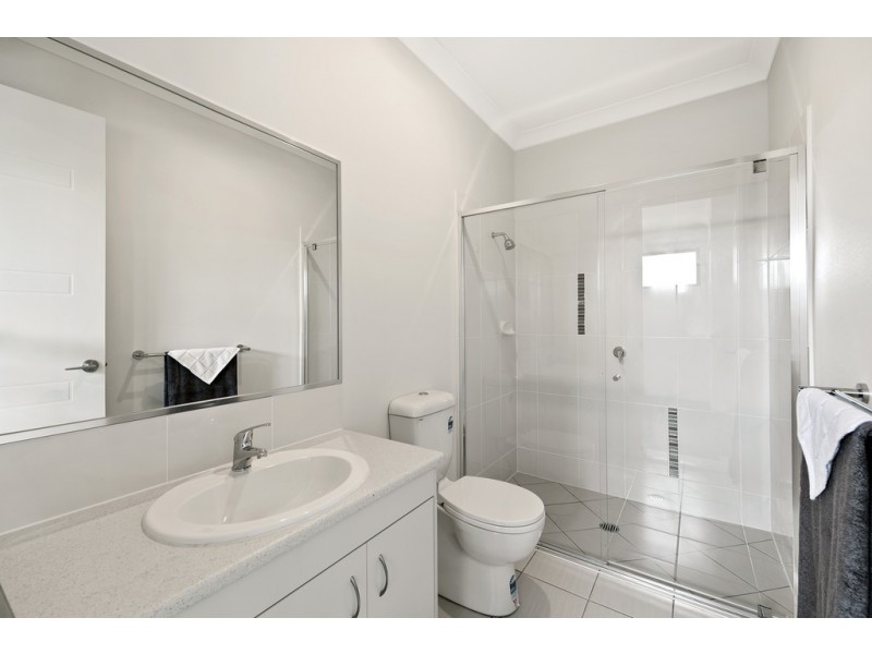 Units 1 and 2/6 Monash Lane, Newtown QLD 4350