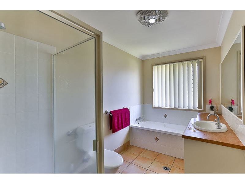 1 Hoepper Street, Kearneys Spring QLD 4350