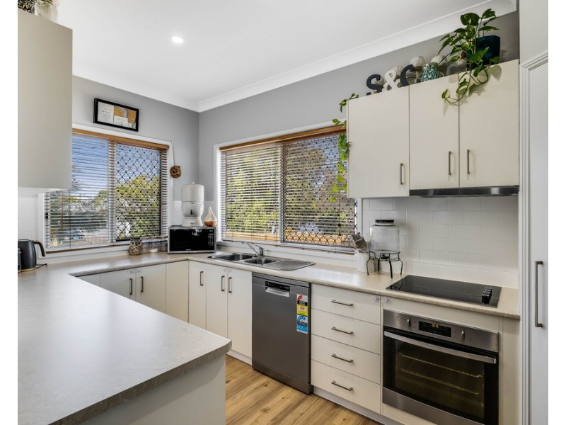 4 Farquharson Street, Harristown QLD 4350