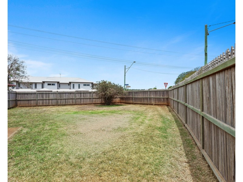 477 West Street, Darling Heights QLD 4350
