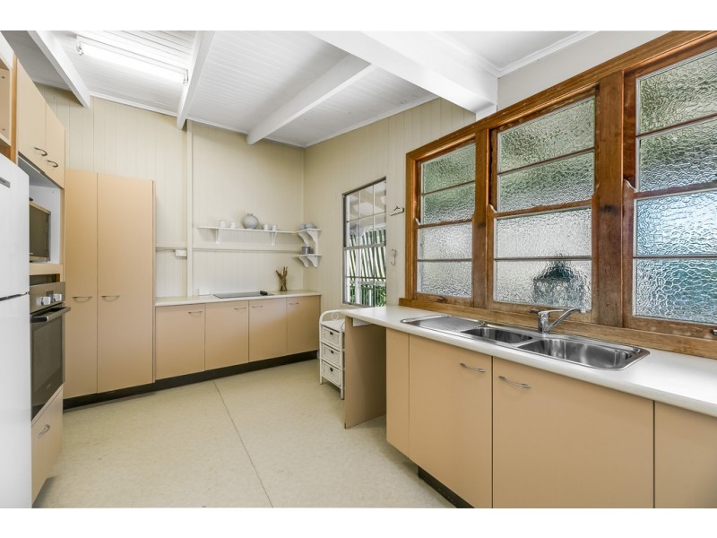 79 Bridge Street, Mount Lofty QLD 4350