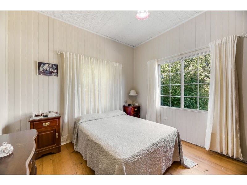 79 Bridge Street, Mount Lofty QLD 4350