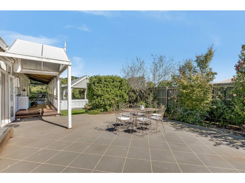 79 Bridge Street, Mount Lofty QLD 4350