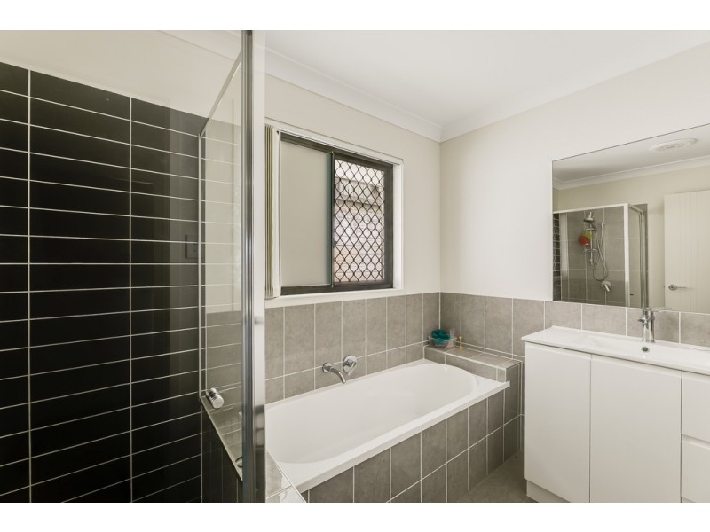 10 Menton Place, Harristown QLD 4350