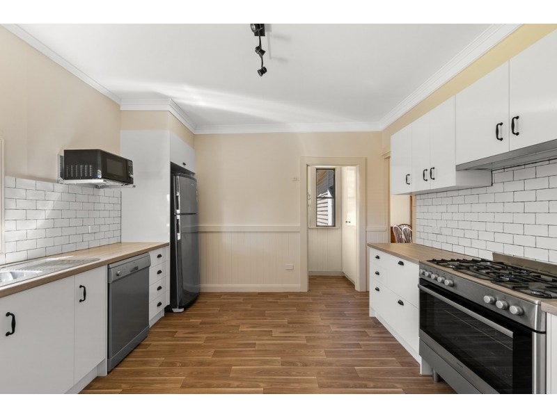 43 Anzac Avenue, Newtown QLD 4350