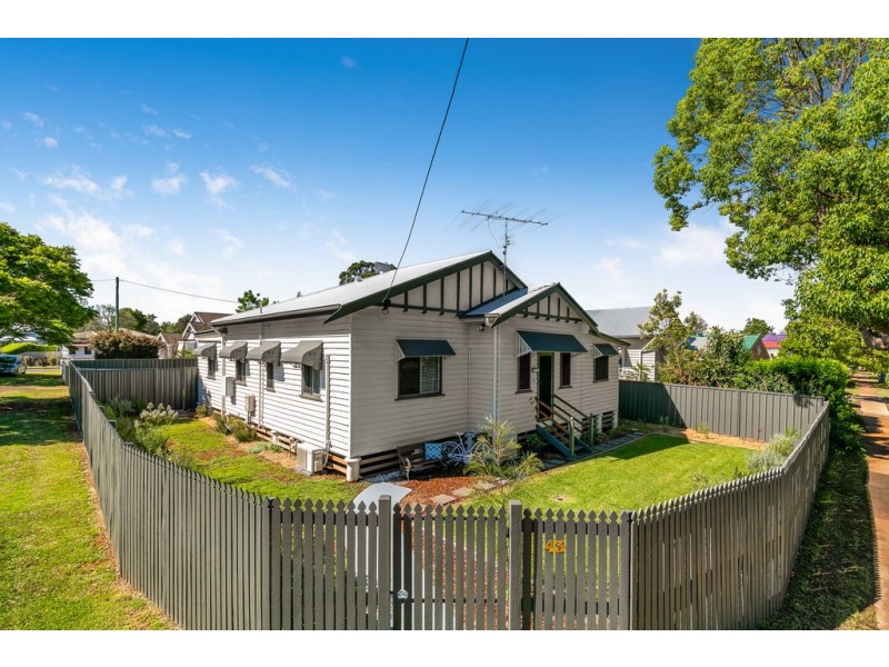 43 Anzac Avenue, Newtown QLD 4350