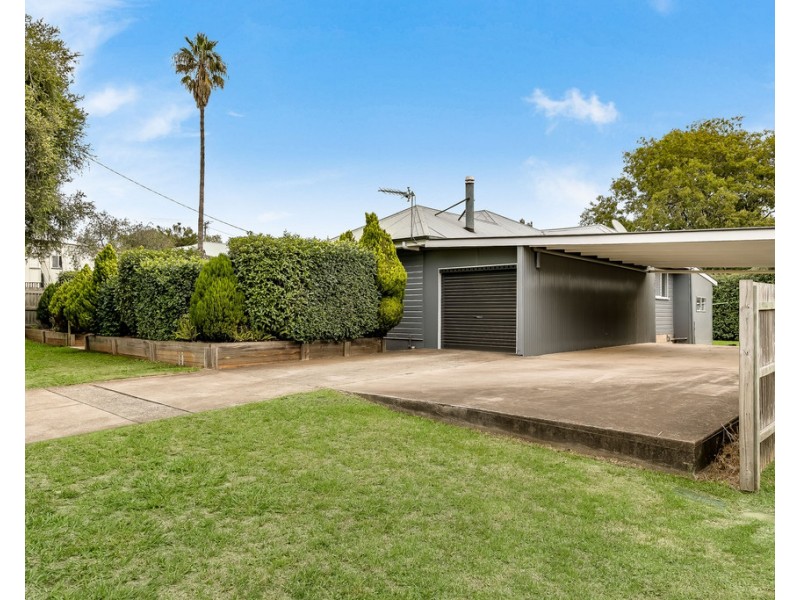 9 Clarissa Street, Newtown QLD 4350