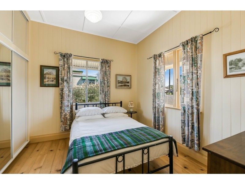 70 Rome Street, Newtown QLD 4350