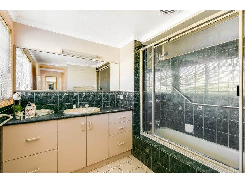 418 West Street, Kearneys Spring QLD 4350