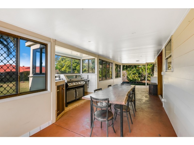 418 West Street, Kearneys Spring QLD 4350