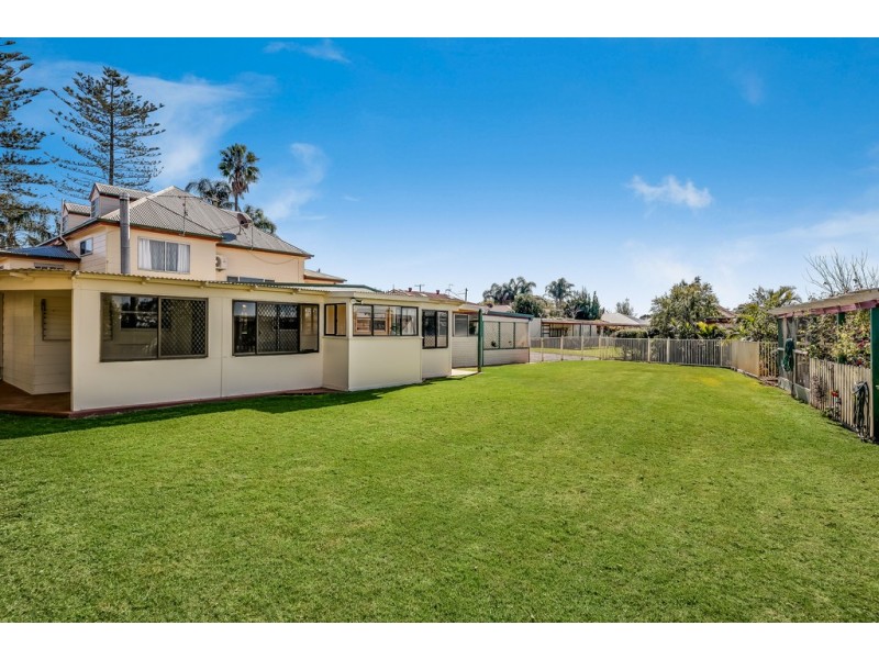 418 West Street, Kearneys Spring QLD 4350