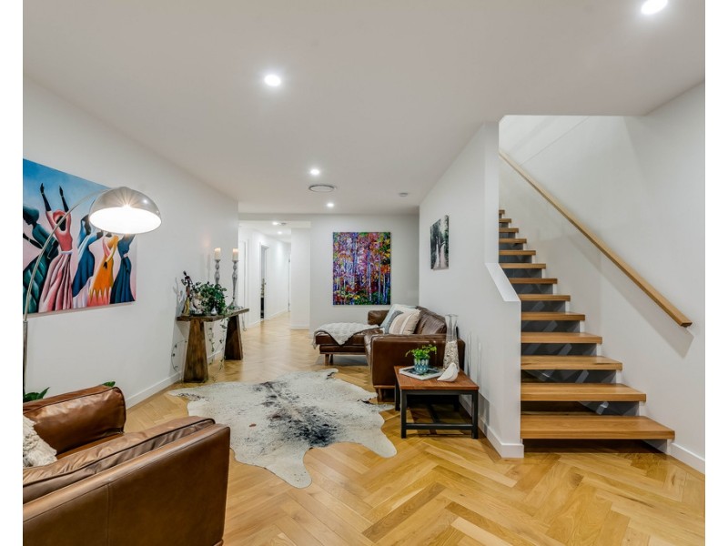 9 Hampshire Street, North Toowoomba QLD 4350