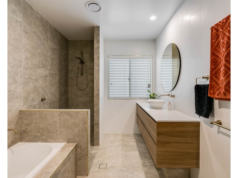 9 Hampshire Street, North Toowoomba QLD 4350