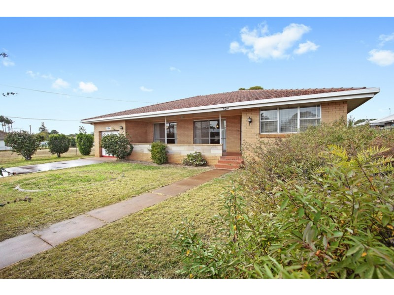 504 Greenwattle Street, Wilsonton QLD 4350