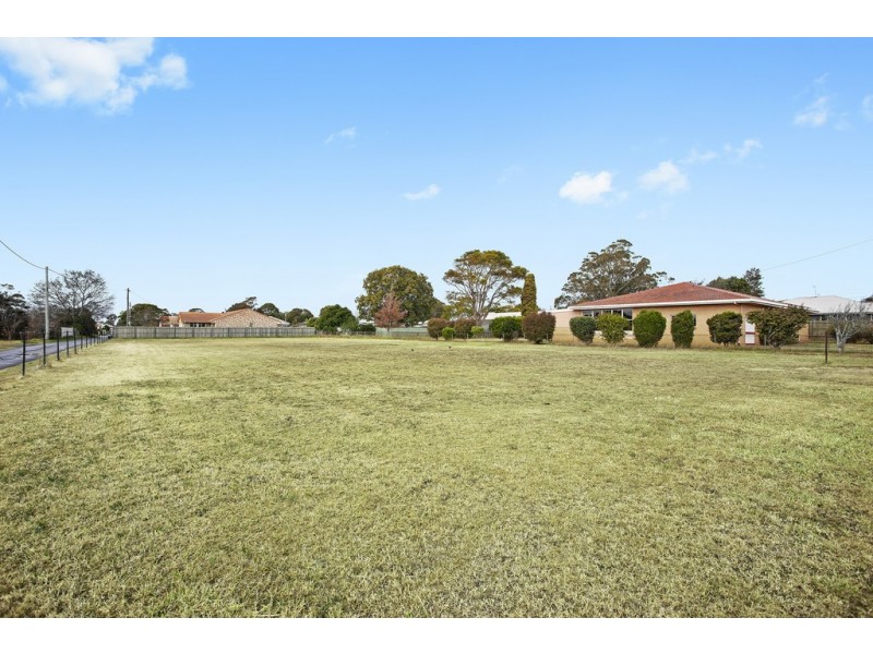 504 Greenwattle Street, Wilsonton QLD 4350