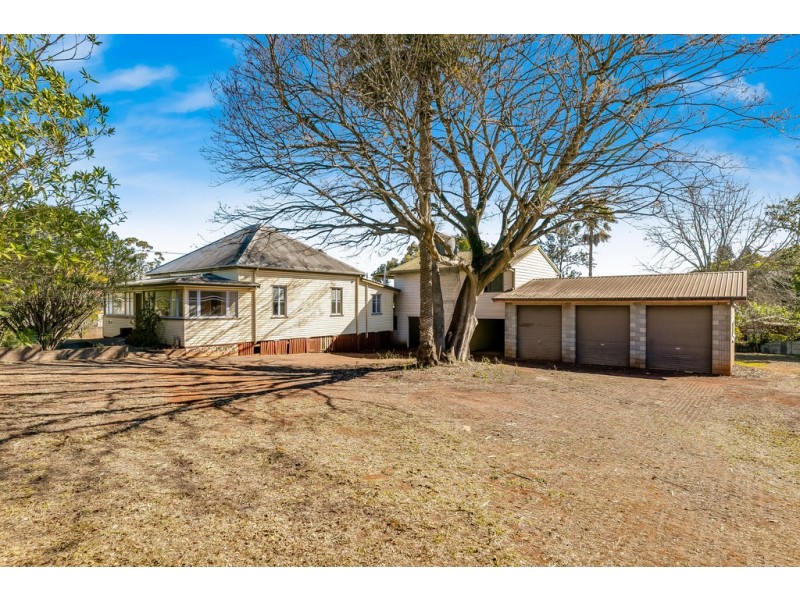 4 Hopkins Street, South Toowoomba QLD 4350