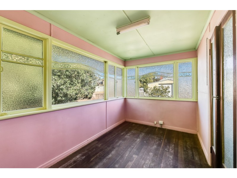 4 Hopkins Street, South Toowoomba QLD 4350