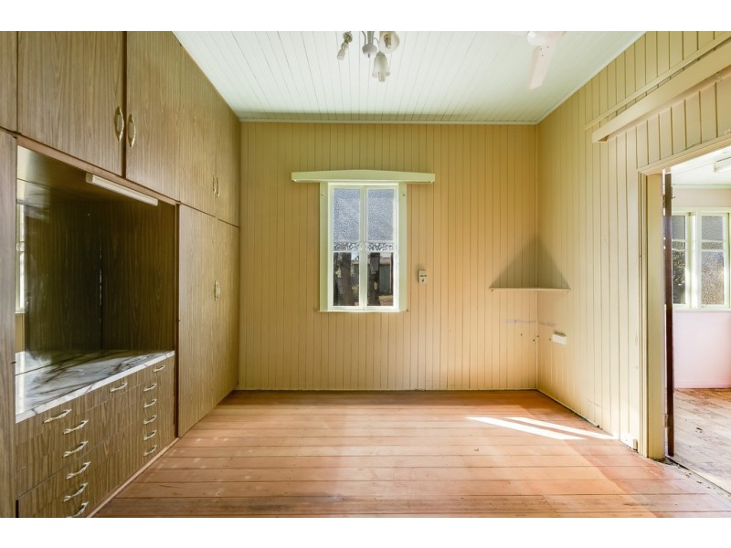 4 Hopkins Street, South Toowoomba QLD 4350