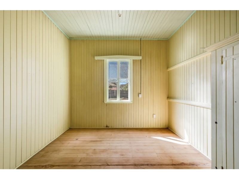 4 Hopkins Street, South Toowoomba QLD 4350