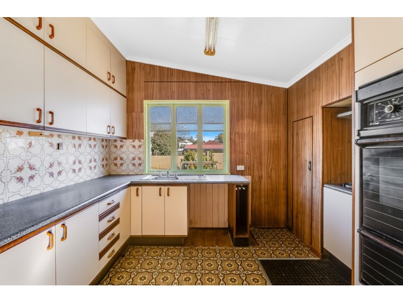 4 Hopkins Street, South Toowoomba QLD 4350