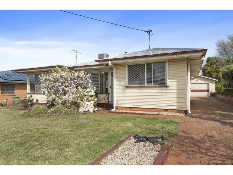 285 Tor Street, Wilsonton QLD 4350
