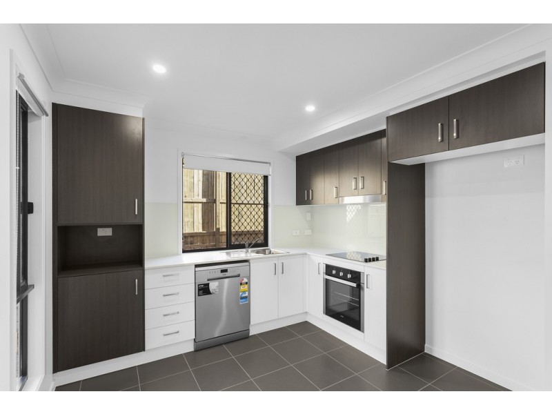 2/7 Ena Street, Cotswold Hills QLD 4350