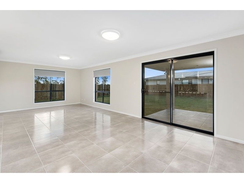 4 Magpie Drive, Cambooya QLD 4358