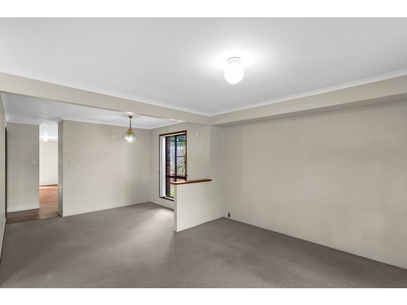 1 Wilga Court, Newtown QLD 4350