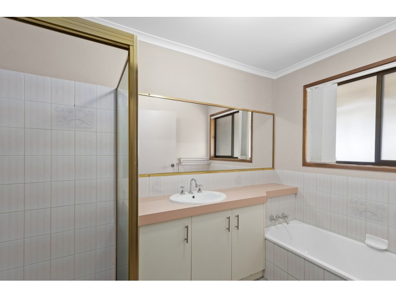 1 Wilga Court, Newtown QLD 4350