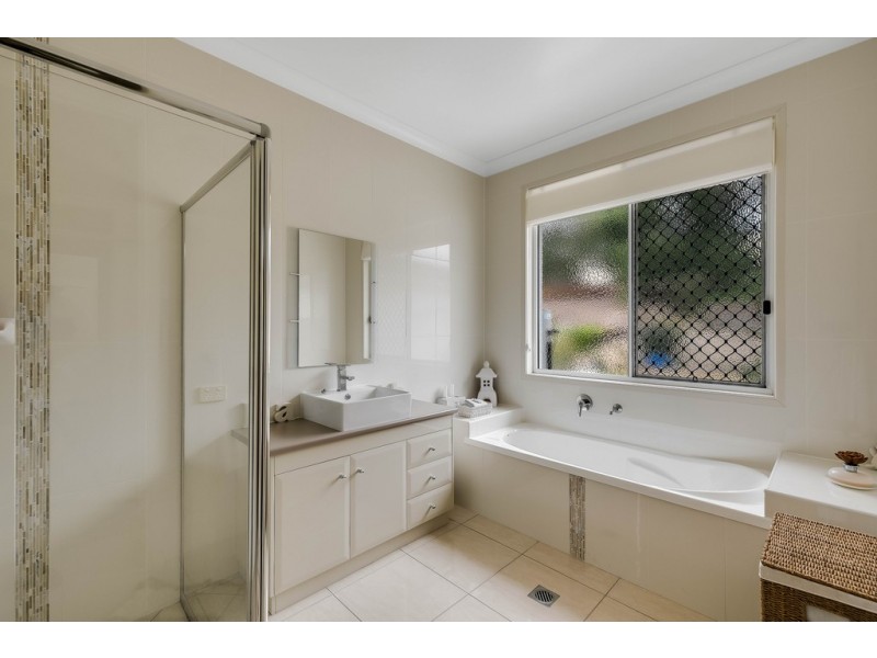 2 Ella Court, Cotswold Hills QLD 4350