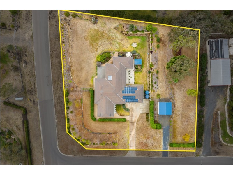 2 Ella Court, Cotswold Hills QLD 4350