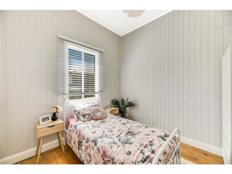 99 Holberton Street, Newtown QLD 4350