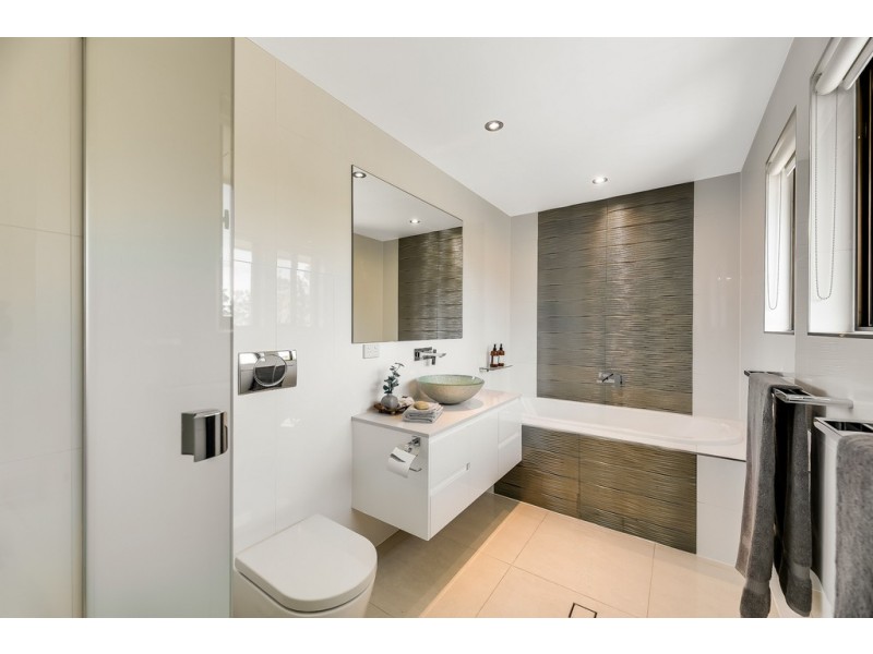 36 Skyline Drive, Blue Mountain Heights QLD 4350