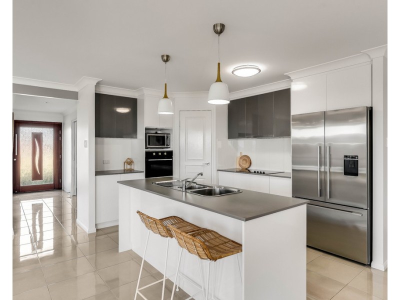 17 Kennard Street, Westbrook QLD 4350