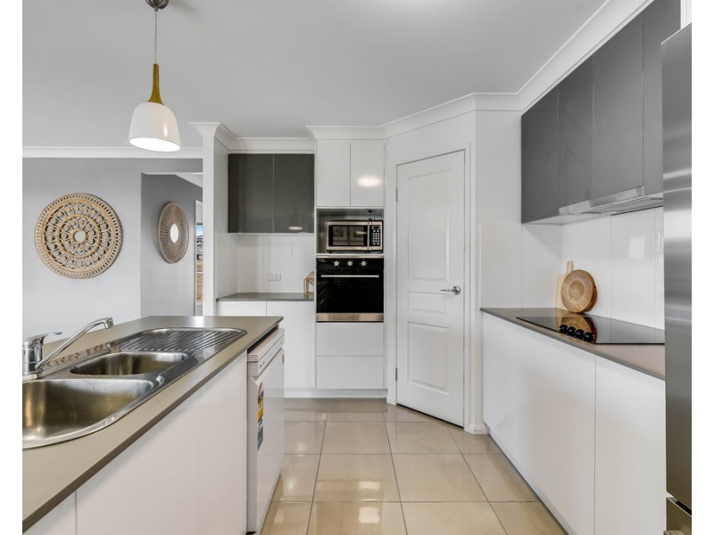 17 Kennard Street, Westbrook QLD 4350