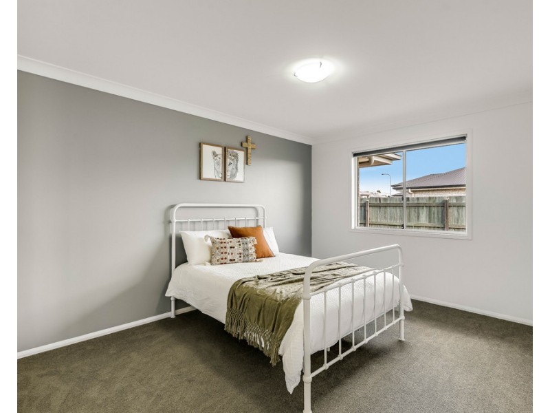 17 Kennard Street, Westbrook QLD 4350