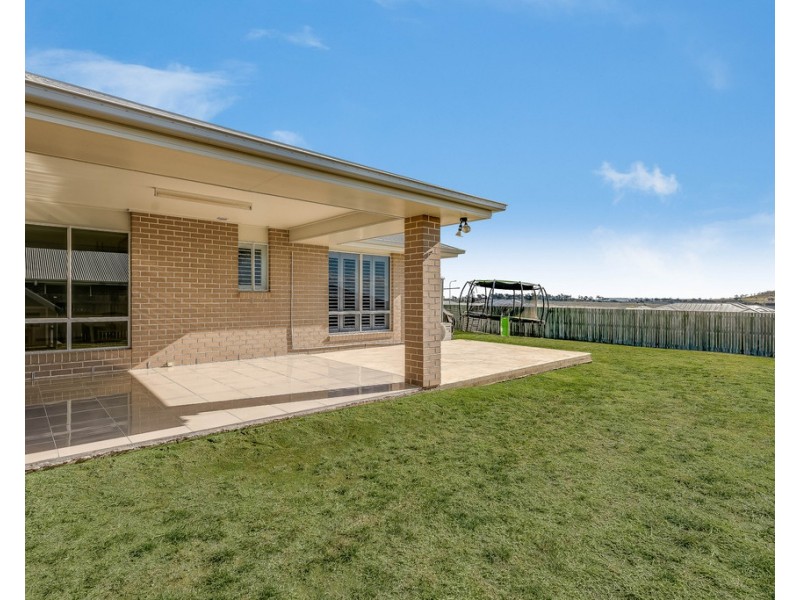 17 Kennard Street, Westbrook QLD 4350