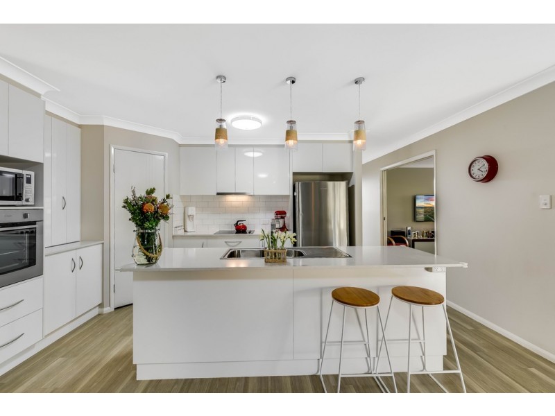 26 Gwenda Drive, Westbrook QLD 4350