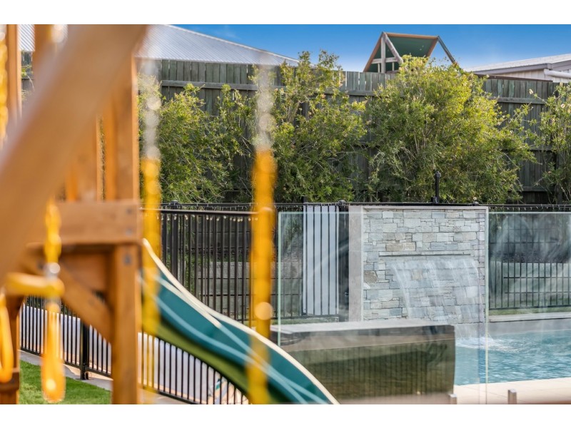 26 Gwenda Drive, Westbrook QLD 4350