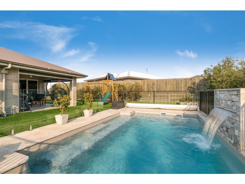 26 Gwenda Drive, Westbrook QLD 4350