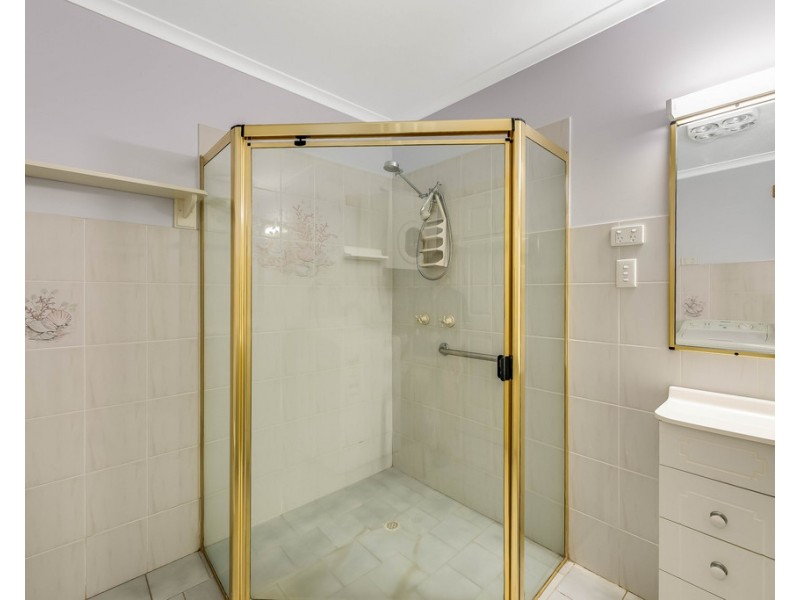 Villa 3 Glenfield Court, Middle Ridge QLD 4350