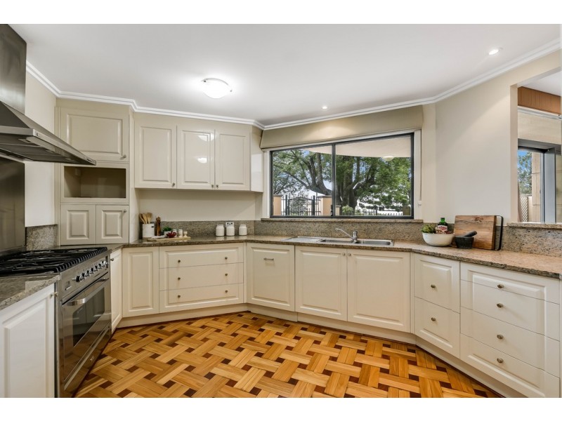 Apartment 102 The Grosvenor (Cnr Tourist Rd and Herries St), East Toowoomba QLD 4350